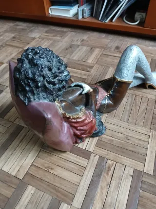 Estatueta feminina bronze