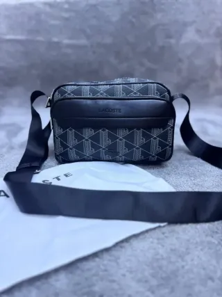 Bandolera LACOSTE Negra y Gris