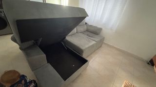 Sofá modular cinza em tecido