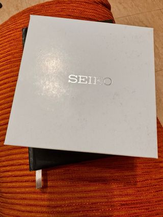Seiko SRZ545P1 mujer nuevo con caja y papeles