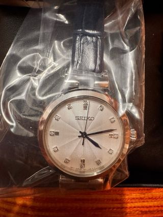 Seiko SRZ545P1 mujer nuevo con caja y papeles