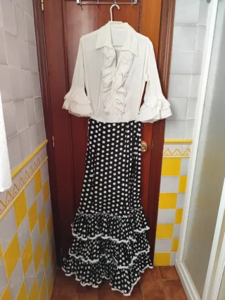 Traje Flamenca Volantes Lunares