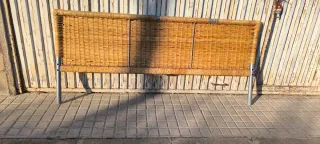 Cabecero de mimbre y metal