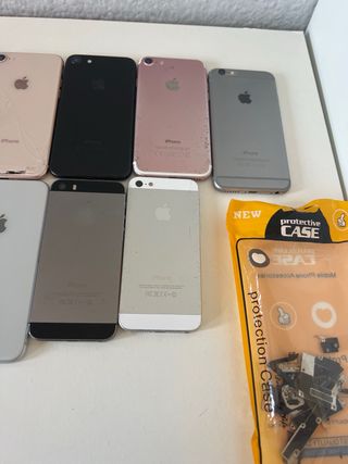 Lotto di 8 iPhone Apple