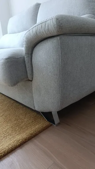 Sofá gris claro 217x96x57cm