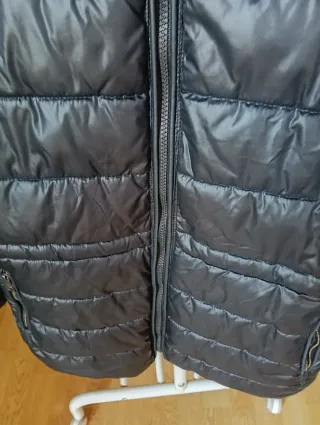 Chaqueta acolchada oodji negra mujer