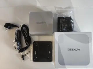 Mini PC Geekom A7 Max Gris Plata Nuevo