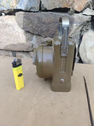 Linterna militar alemana antigua