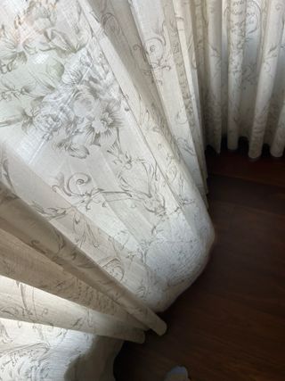 Cortinas de tela beige y gris