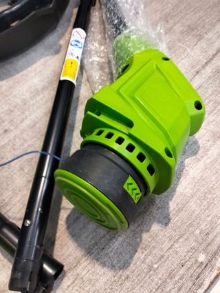 Greenworks G24LT25 Cortabordes a Batería