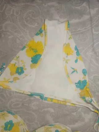 Bikini floral blanco y multicolor