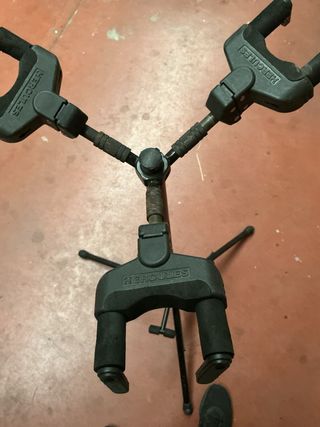 Supporto Hercules Stands GS432B Plus per 3 chitarre