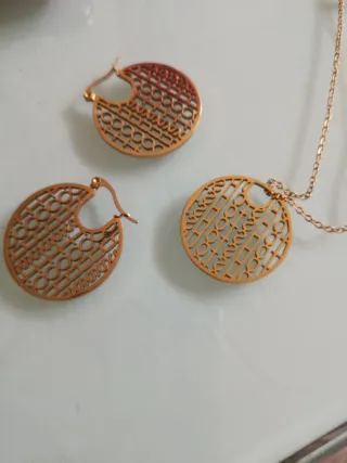 Pendientes aro Tous logo oro