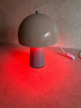 Lámpara de mesa metal gris y rosa