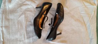 Zapatos de salón de piel negros talla 37