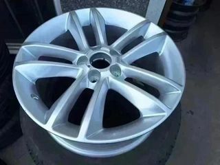 Opel Insignia 2008 - Llanta de 17" nueva u.1