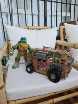 Camión Tortugas Ninja + Figura 25 cm.