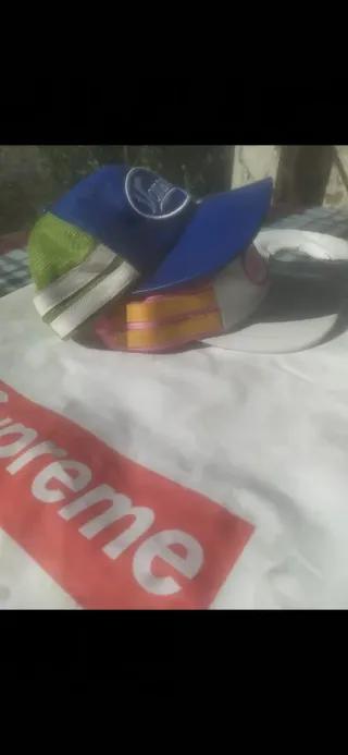 Gorra Supreme x Vans