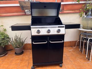 Barbacoa de Gas Negra y Plateada