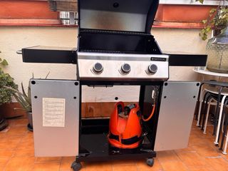 Barbacoa de Gas Negra y Plateada