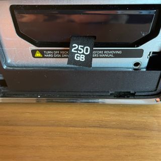 CONSOLE XBOX 360 SLIM 250 GB + Controller