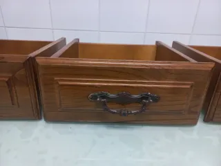 Escritorio y silla de castaño