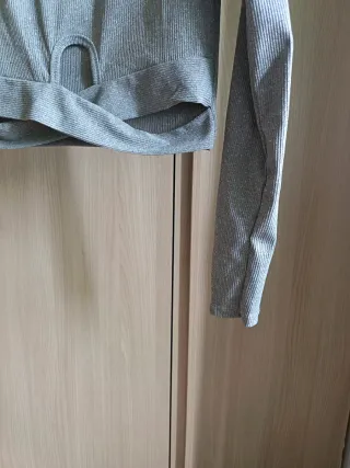 Top grigio manica lunga