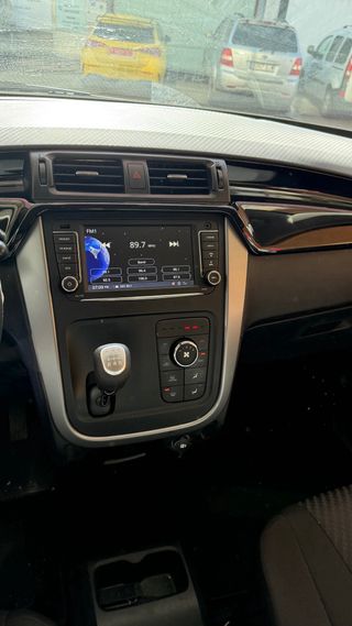 Mahindra KUV100 2021