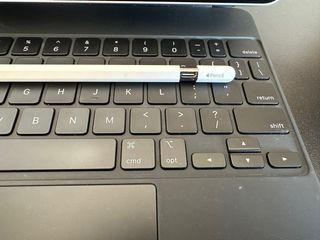 iPad Air 7ª Gen 128GB Plata + Lápiz + Teclado