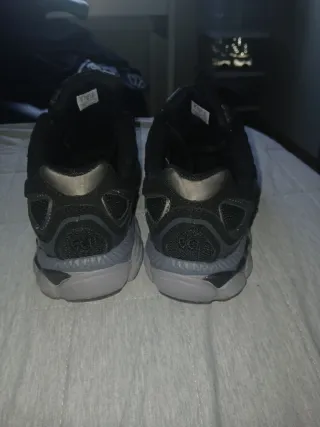 Asics Gel NYC Zapatillas Negras y Grises