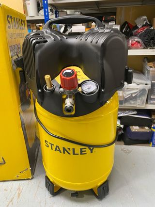 Stanley D200/10 Compresor de Aire 24L