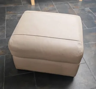 Sofá Natuzzi Beige Cuero + Puff