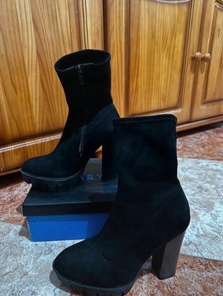 Botines negros ante tacón plataforma