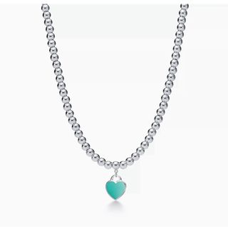 Tiffany & Co. collar de cuentas corazón azul
