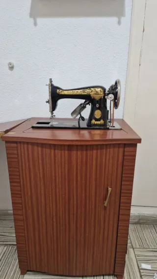 Máquina de coser Singer antigua