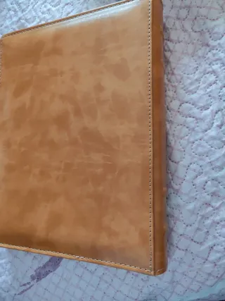 Elegante álbum de fotos de cuero.NUEVO