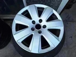 Audi A6 mod 2005 5x112 - 1 Llanta de 16