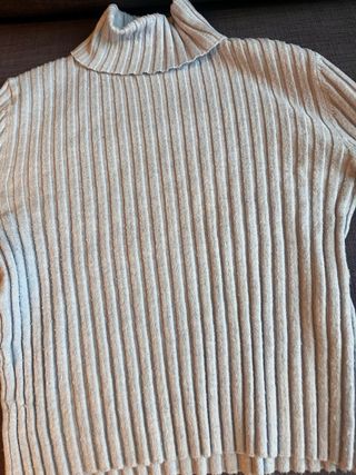 Top manga larga de cuello alto