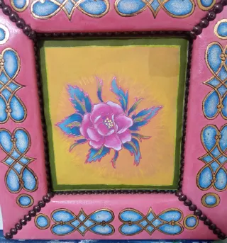 Cuadro Seda Pintada Marco Cuero