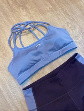 Conjunto deportivo top + leggins morados Puma