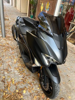 Yamaha TMAX 530 SX Negra