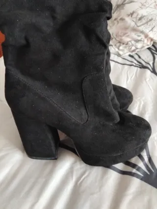 Botas altas negras sin estrenar Talla 38