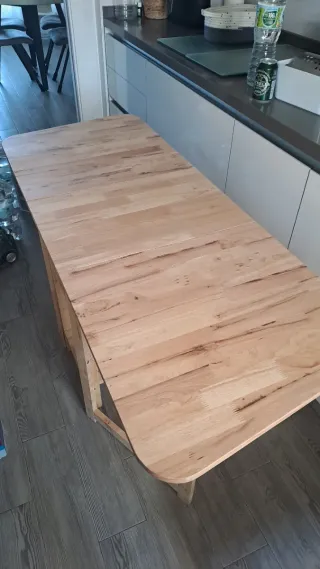 Mesa plegable de madera