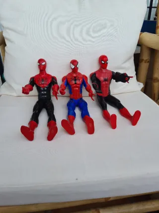 3 Figuras Spiderman 30 cm