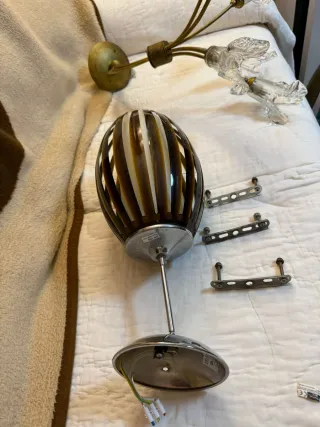 3 Lámparas colgantes dorada con tulipas de cristal