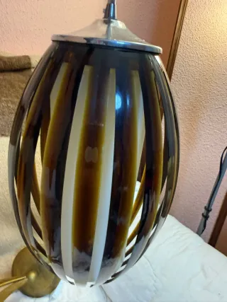 3 Lámparas colgantes dorada con tulipas de cristal