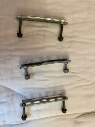 3 Lámparas colgantes dorada con tulipas de cristal