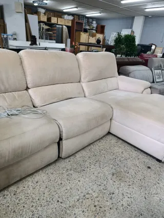 Sofá Cherlon Relax Beige. Hace masajes,