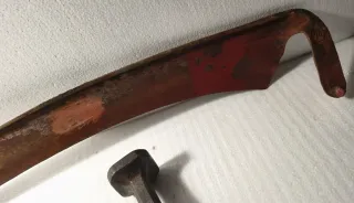 Falce con incudine vintage