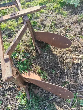 2 Arados Antiguos de Hierro en buen estado